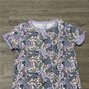 Women’s Paisley Print Short Sleeve Tee - Lavender Accent